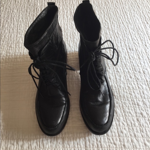 EUC Elizabeth & James “Wilda” black booties - Picture 7 of 14